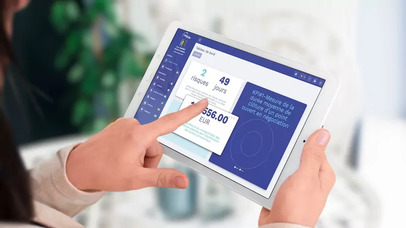 Tableau de bord Mycle consulté sur tablette : indicateurs de risques et de délais de clôture